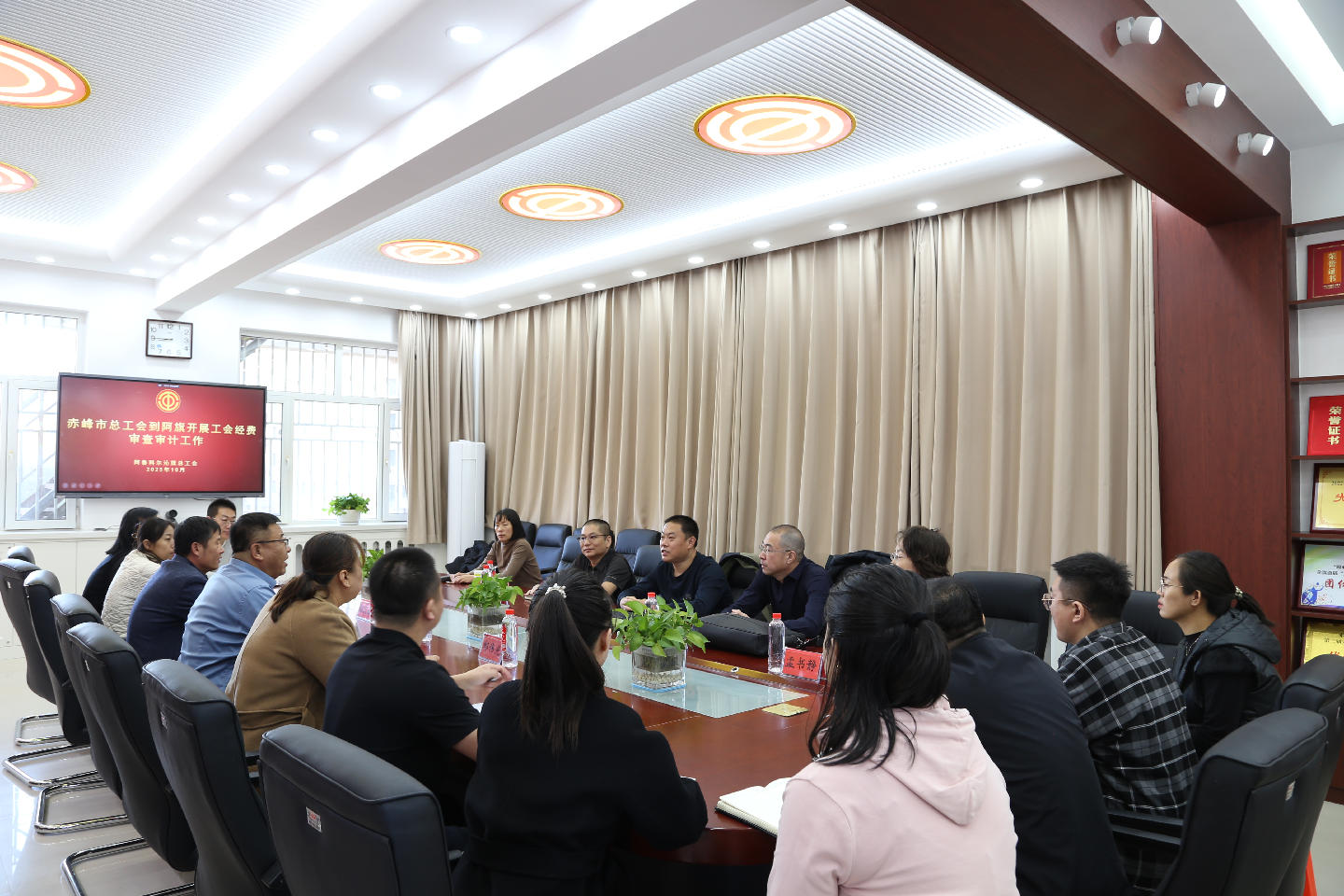 敖汉旗总工会立体化维权 当好职工“娘家人”